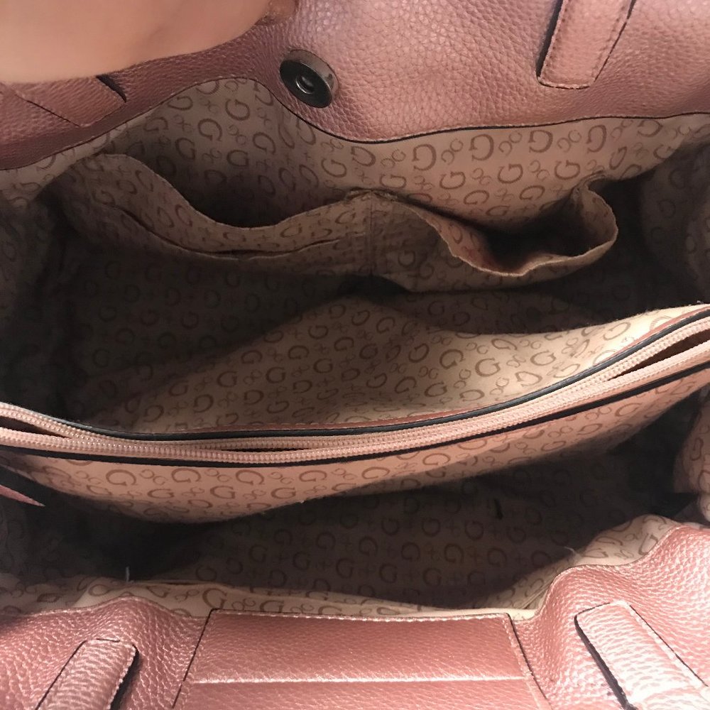 GUESS METALLIC PINK FAUX LEATHER SATCHEL BAG - Picture 10 of 13